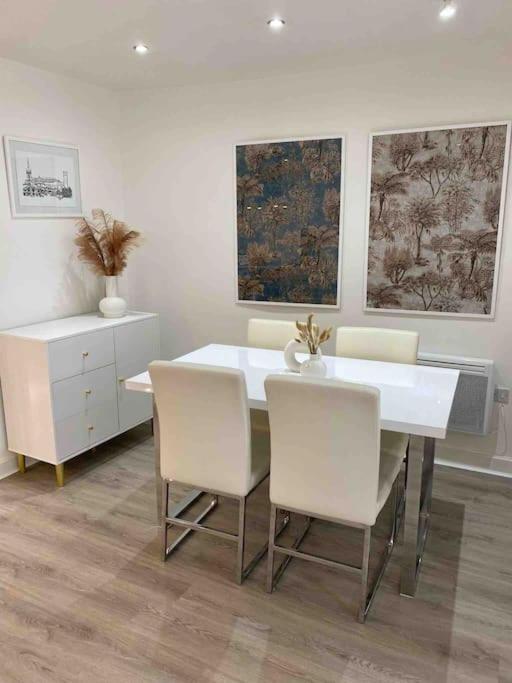 Luxury Town Centre Apartment Walking Distance To Rsc Theatre Stratford-upon-Avon Exterior photo