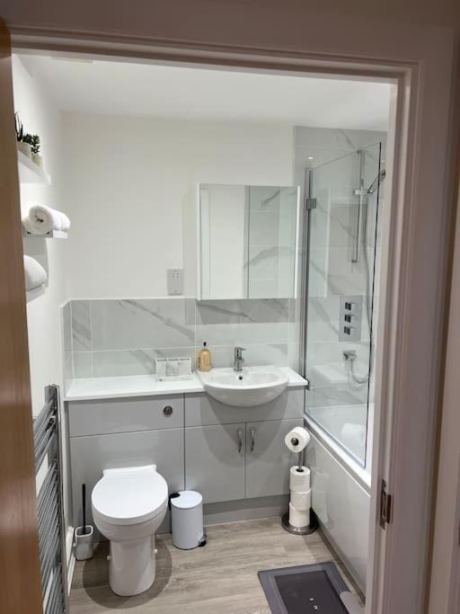 Luxury Town Centre Apartment Walking Distance To Rsc Theatre Stratford-upon-Avon Exterior photo